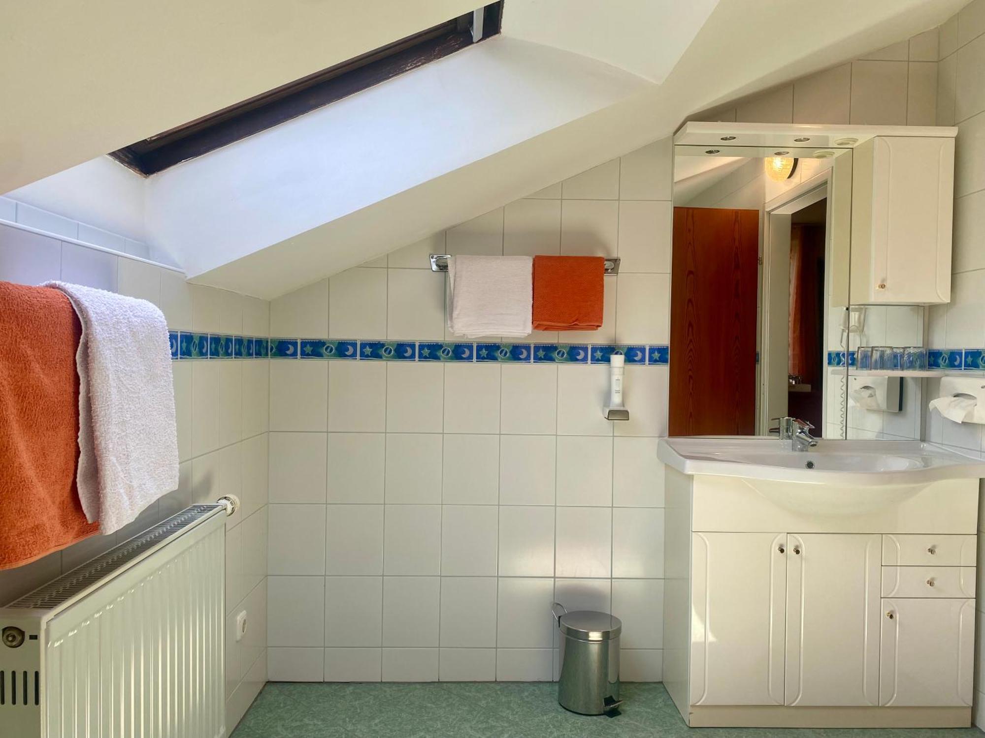 Hotel Wirtshausbrennerei Krenn Yspertal Zimmer foto
